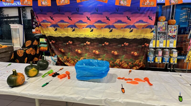 Halloween Palace Promenade